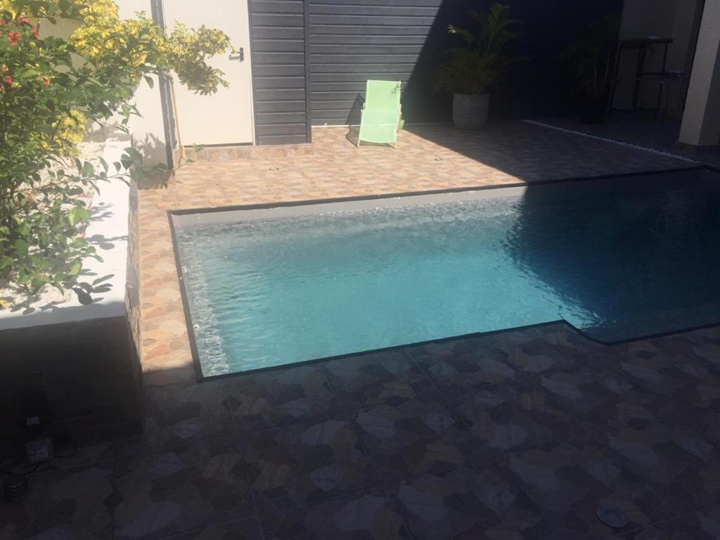 Nicole Residence Avec Piscine Chauffee & Jacuzzi Saint-Andre Exterior photo
