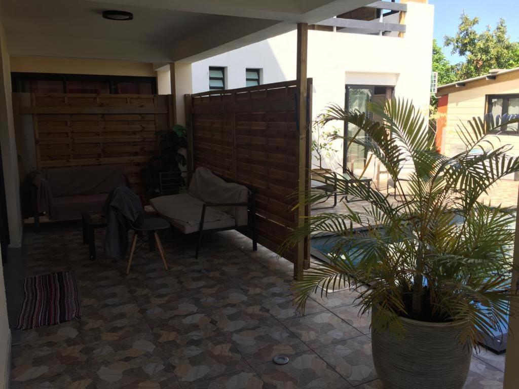 Nicole Residence Avec Piscine Chauffee & Jacuzzi Saint-Andre Exterior photo